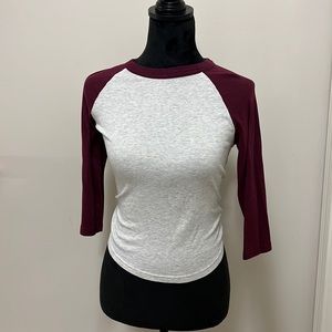 H&M SUPER CUTE BASEBALL TEE MEDIUM